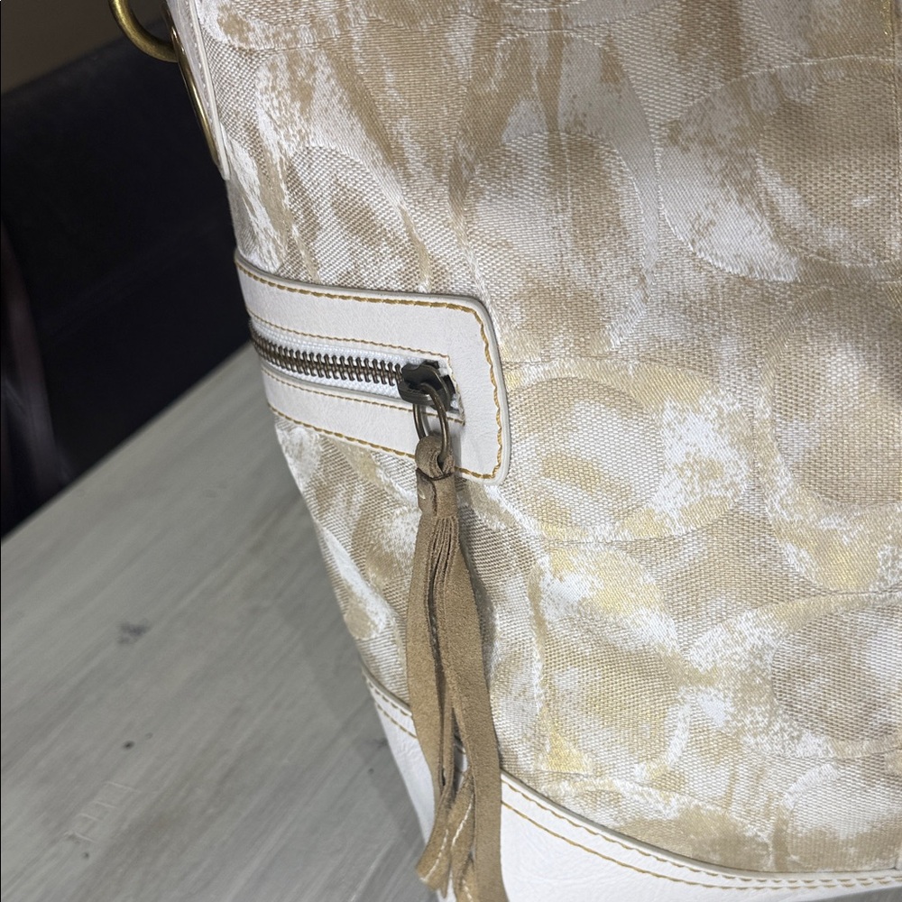 Vintage Coach Cream and White Camo Canvas Shoulder Bag with Suede Tassels - Picture 5 of 14